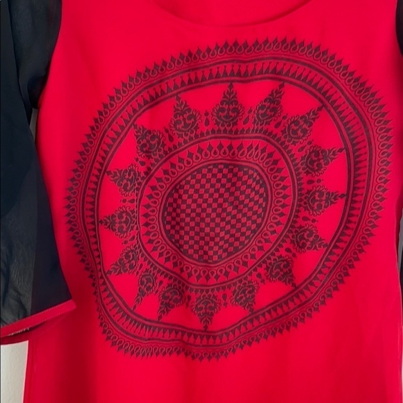 Indian Red kurti with black medallion print small - Picture 2 of 4